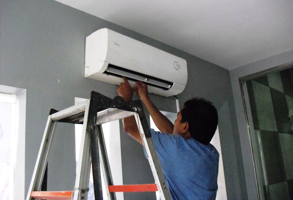 Berbekal Ilmu di Bangku Kuliah, Tiga Pemuda Ini Buka Service AC